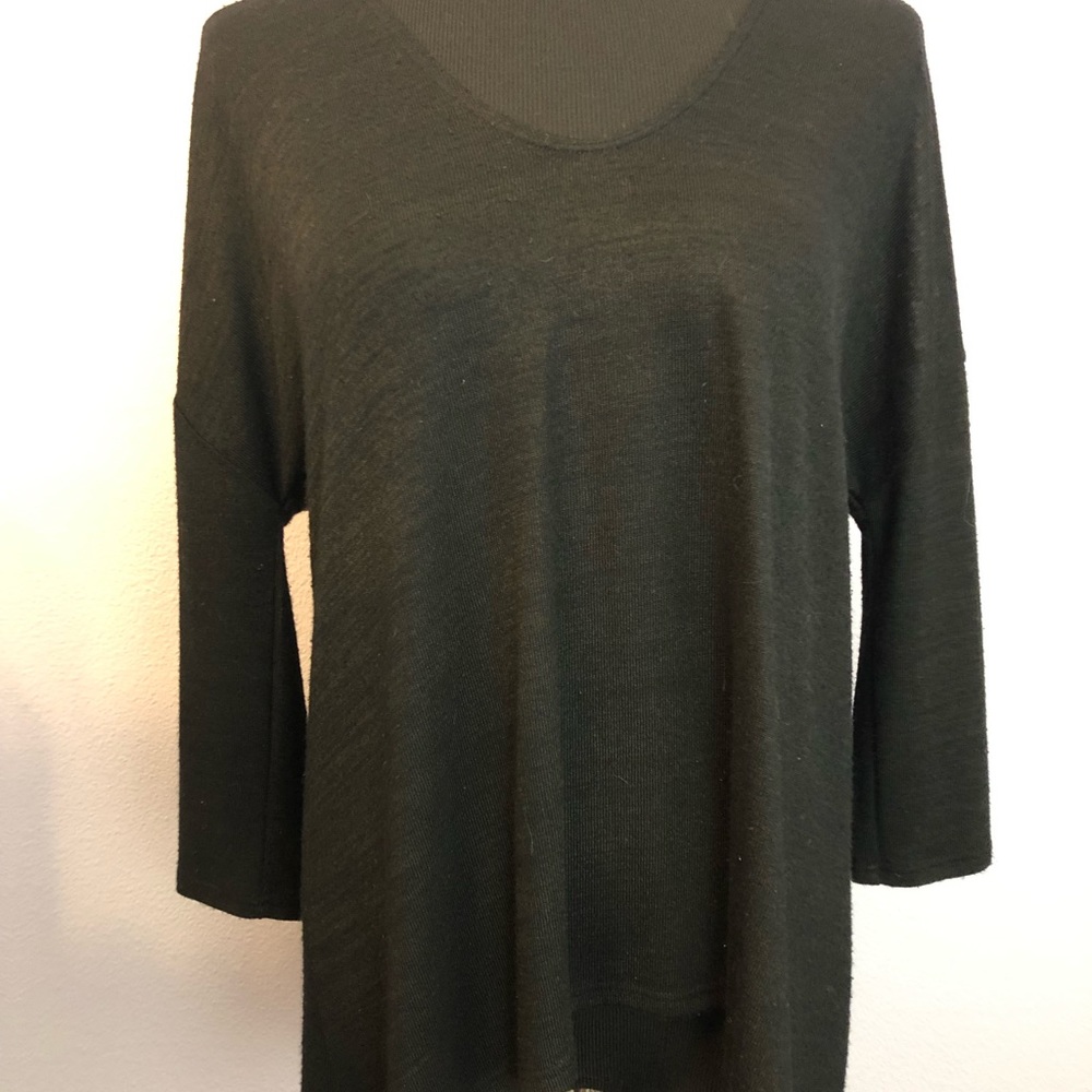 Quarter sleeve T-shirt